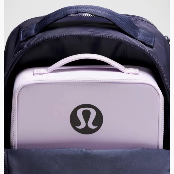 🆕 LULULEMON New Crew Lunch Box NWT Lavender Frost - Picture 4 of 16